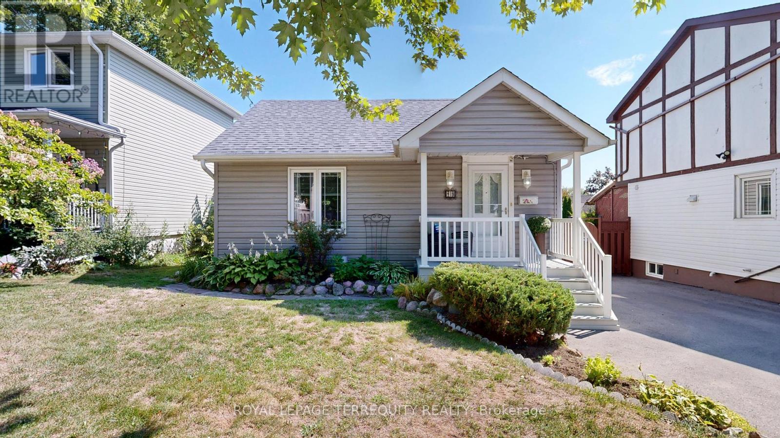 49 Furnival Rd, Toronto, ON M4B 1W4