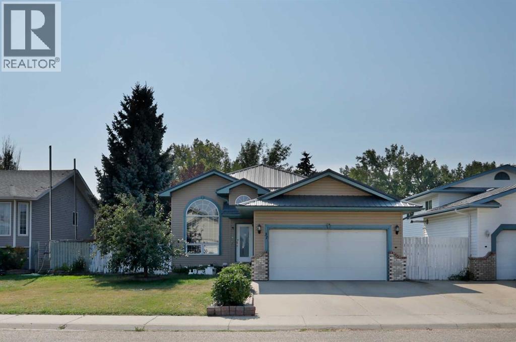 31 Upland Rd W, Brooks, AB T1R 1G7