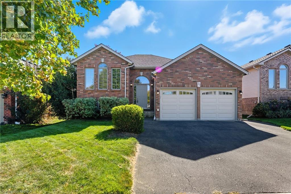 23 Garners Ln, Brantford, ON N3T 6M4