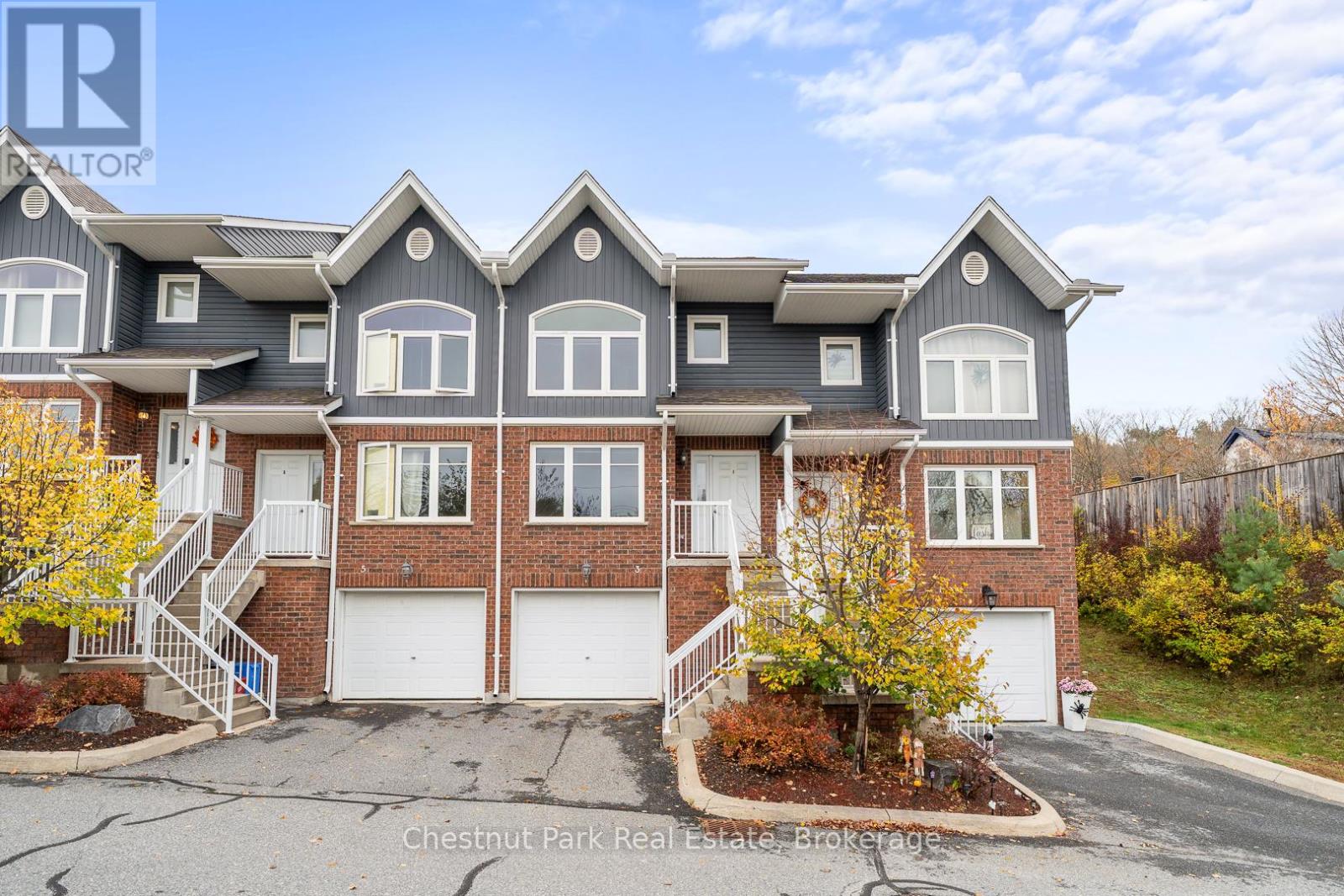 3 37 Silver St, Huntsville, ON P1H 1M2