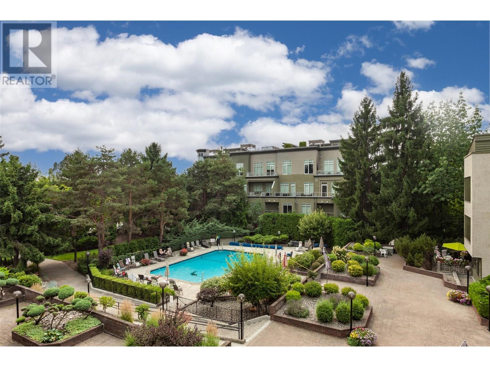 1056 Bernard Avenue Unit 305 Lot Apt 43, Kelowna, BC V1Y 8L7