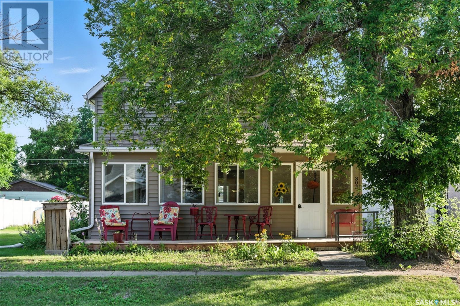 303 3rd Avenue East, Watrous, SK S0K 4T0