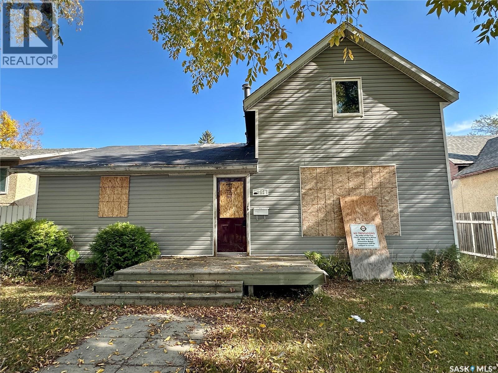 1852 102 Street, North Battleford, SK S9A 1H5