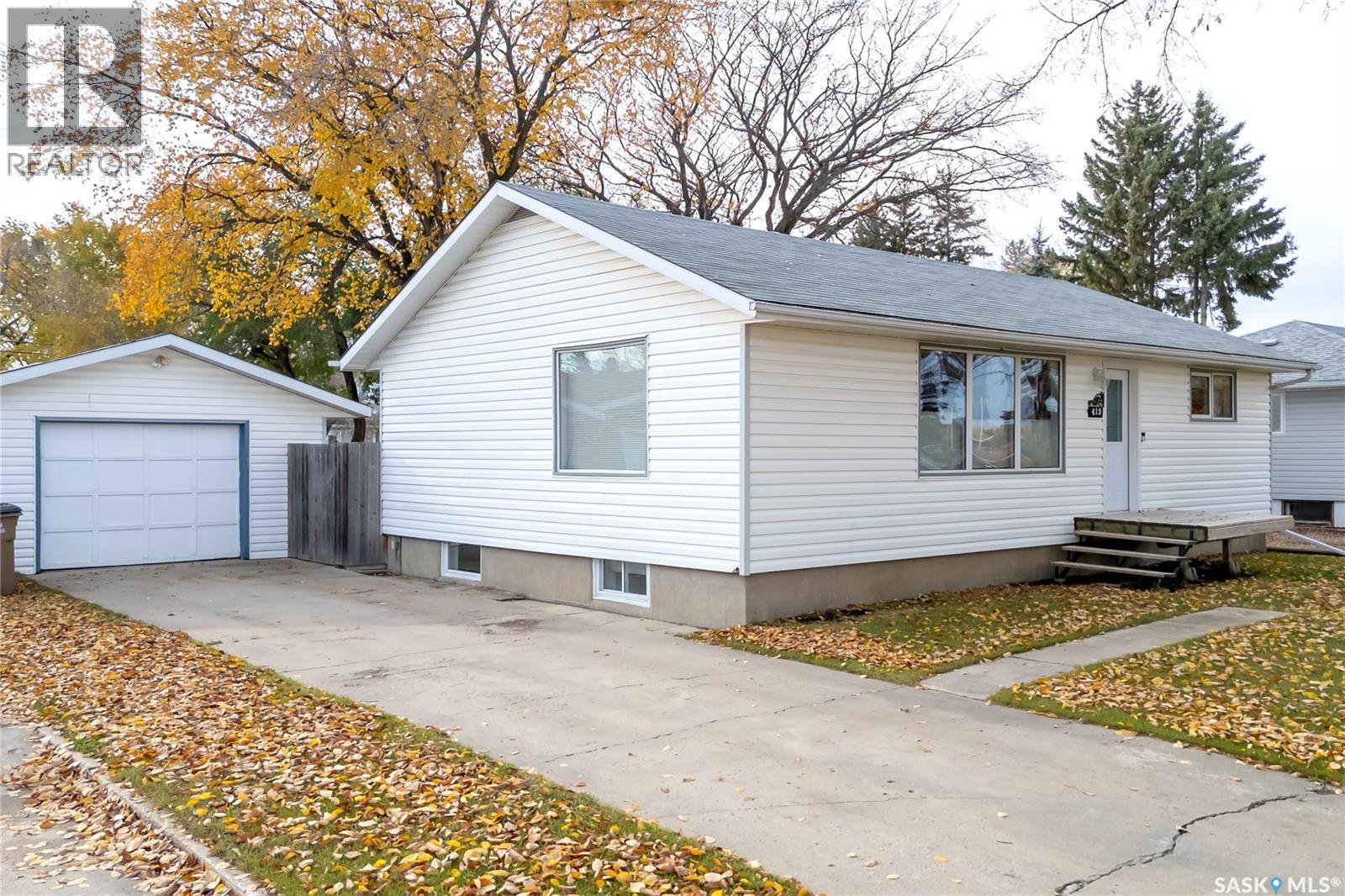 413 Bemister Ave E, Melfort, SK S0E 1A0