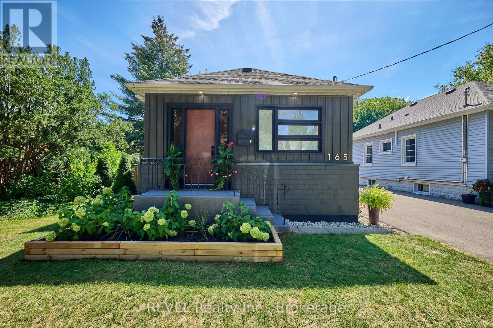 165 Main St, St. Catharines, ON L2N 4V6