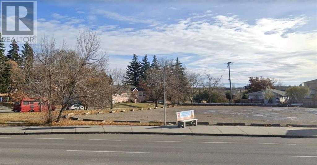 5024 Centre St NE, Calgary, AB T2K 0S8