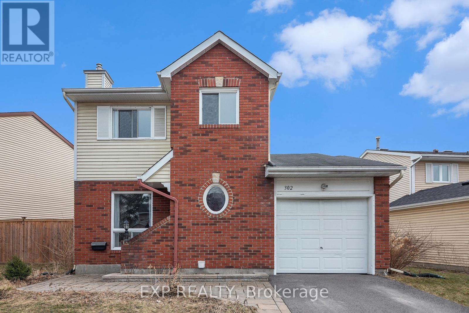302 Coteroyale Cres, Ottawa, ON K1E 3M2