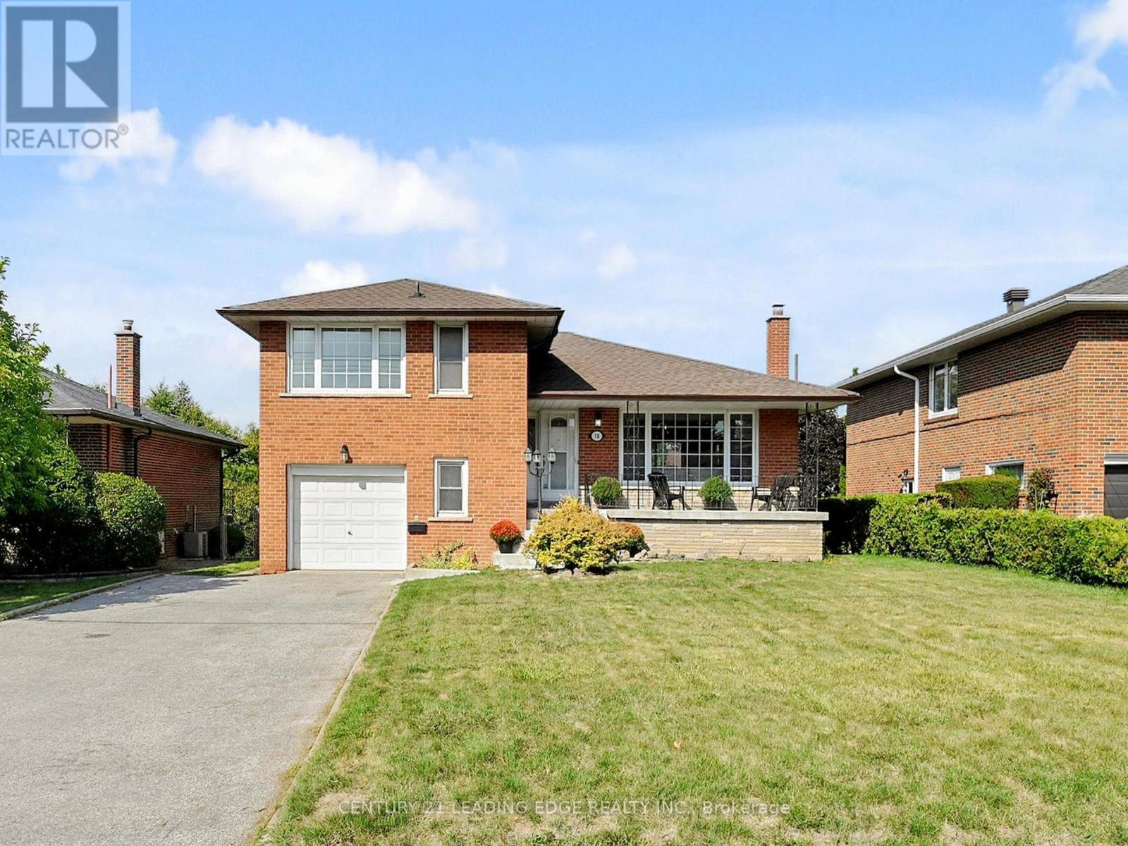 78 Ruscica Dr, Toronto, ON M4A 1R4