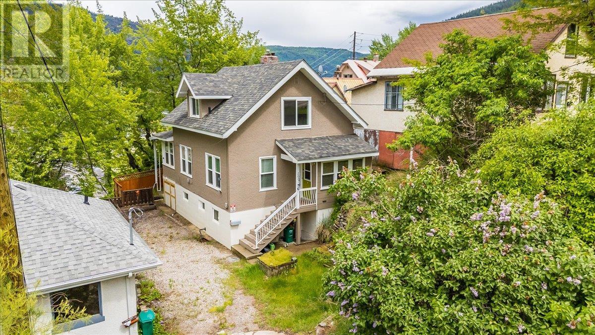 1667 Cedar Ave, Trail, BC V1R 4C9