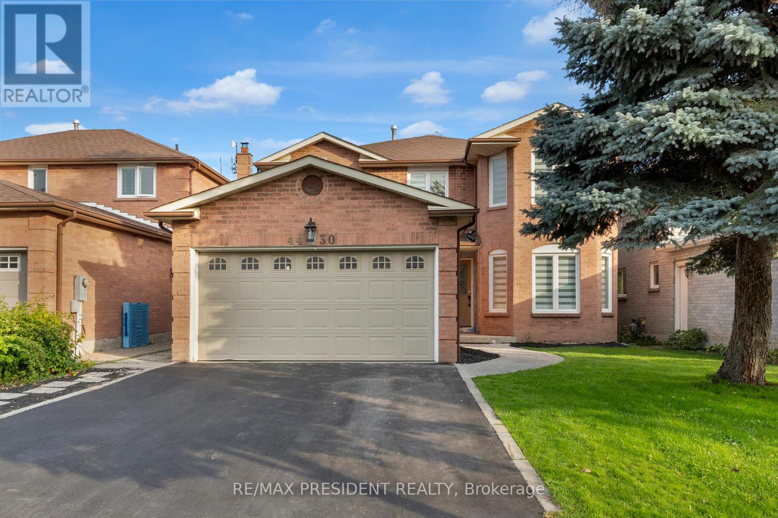 4430 Hearthside Dr, Mississauga Hurontario, ON L5R 1R3