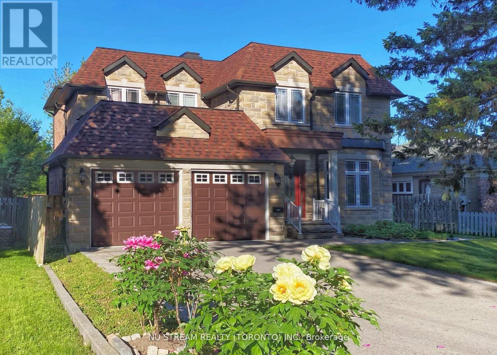 3 Lawndale Rd, Toronto, ON M1M 3R6
