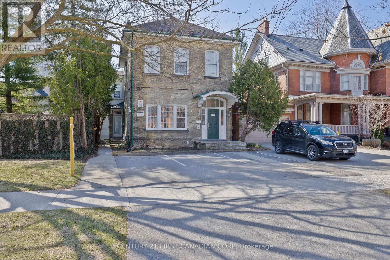 389 Dufferin Ave, London, ON N6B 1Z5
