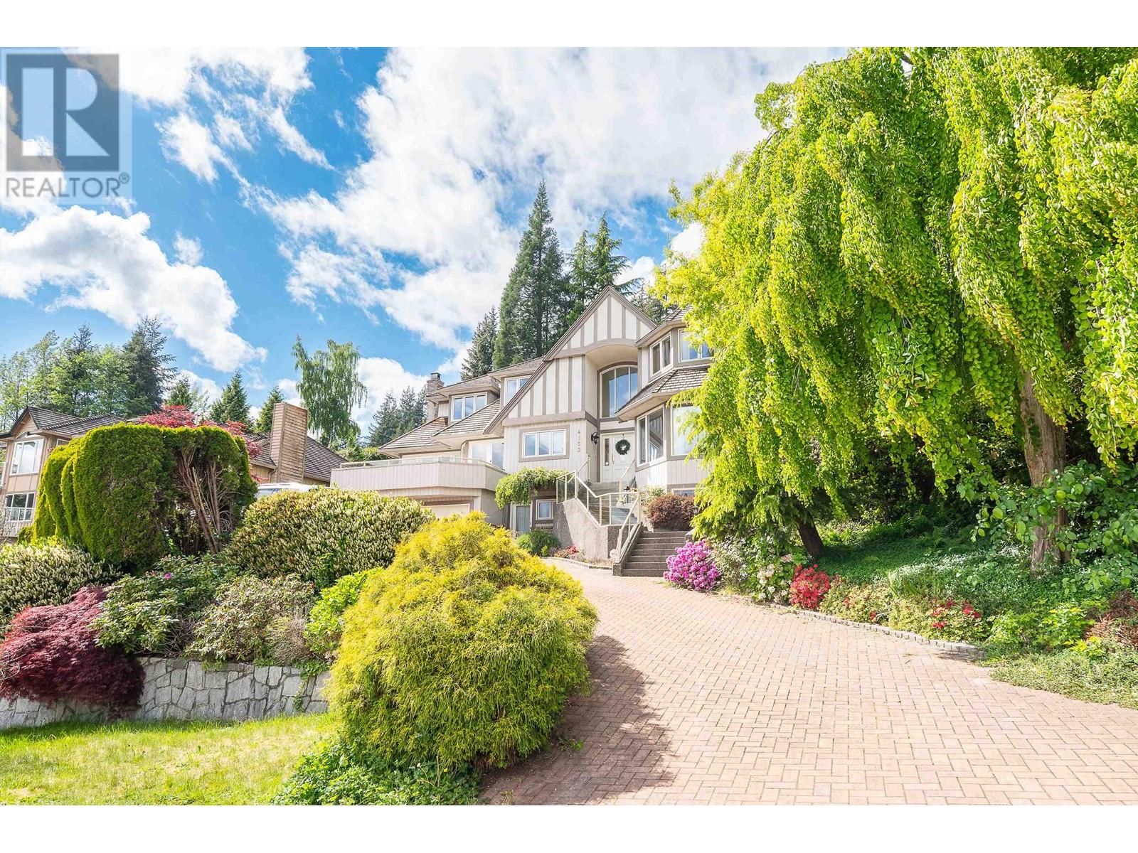 4153 Quarry Ct, North Vancouver, BC V7K 3C3