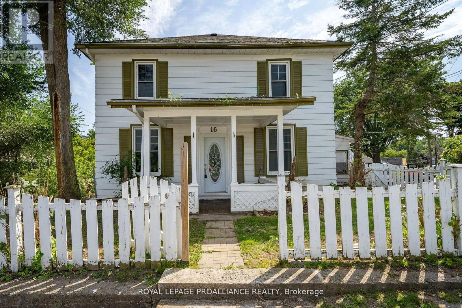 16 Bridge St, Prince Edward County Picton Ward, ON K0K 2T0