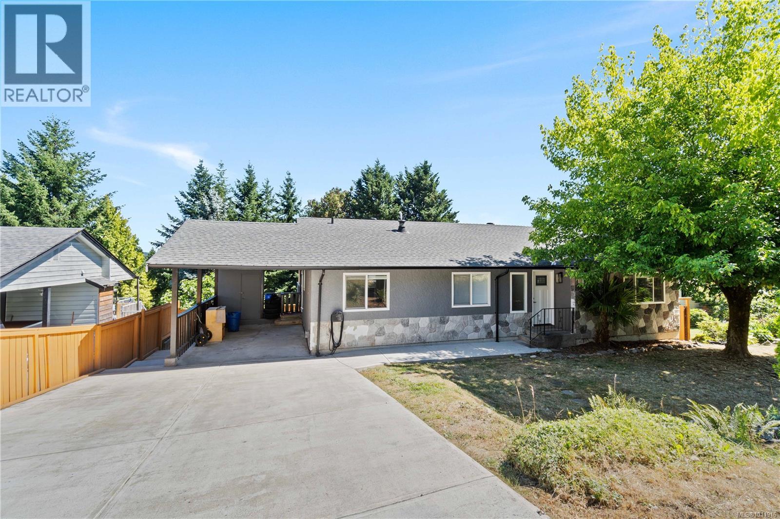 125 Arbutus Cres, Ladysmith, BC V9G 1T8