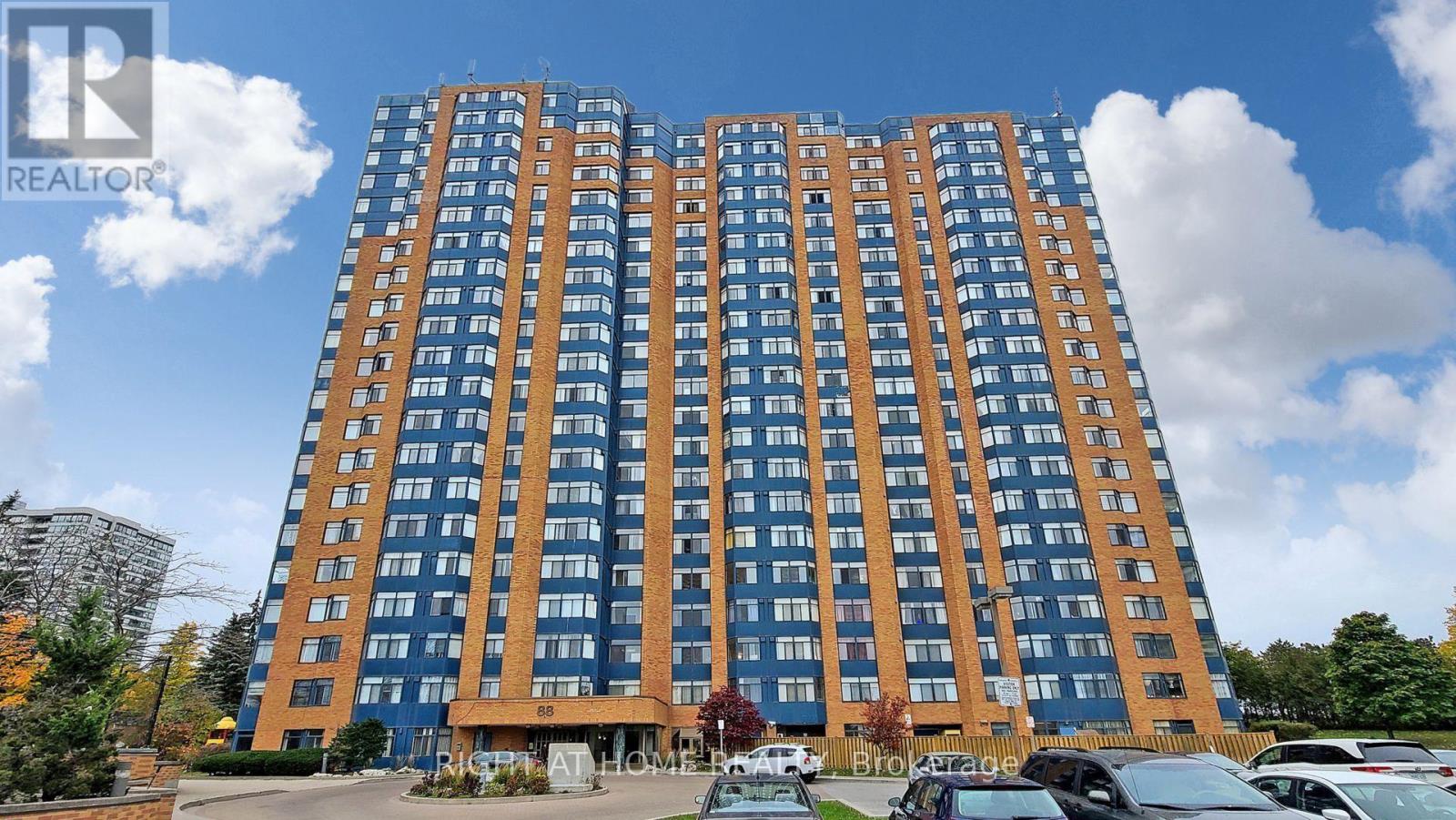 1501 88 Alton Towers Cir, Toronto, ON M1V 5C5