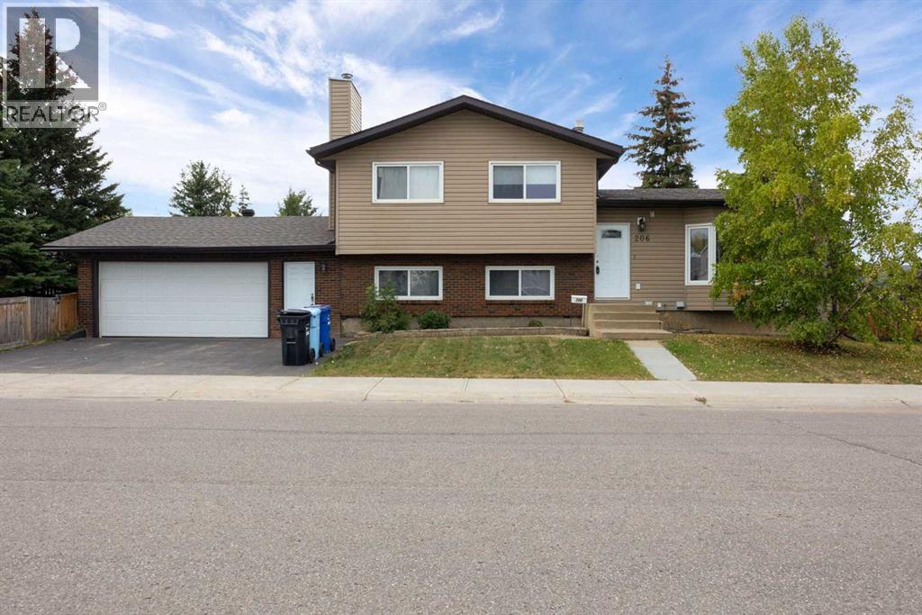206 Leigh Cres, Fort Mcmurray, AB T9K 1N4
