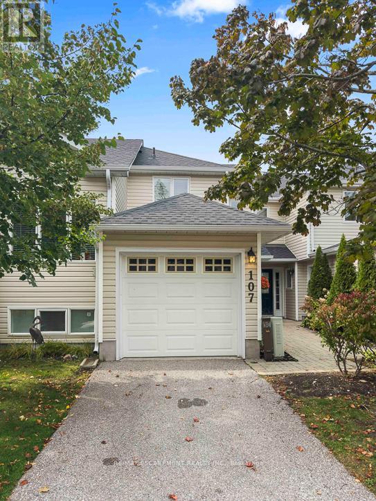 107 Ellen Ln, Collingwood, ON L9Y 4W4