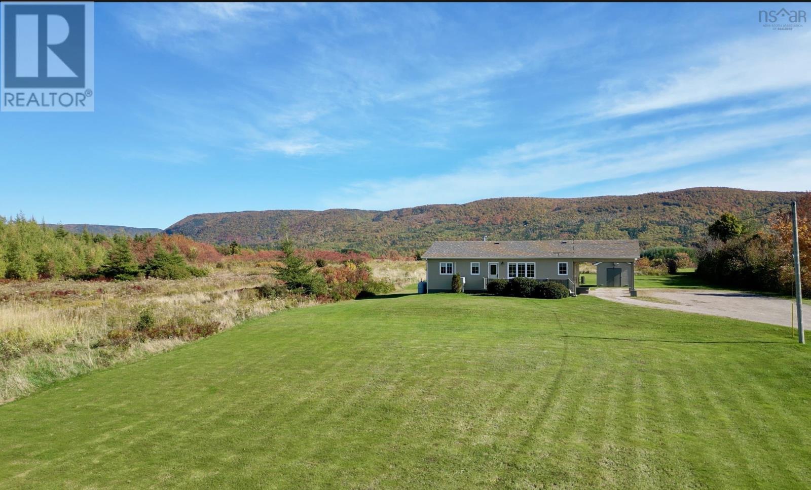 49 Barren Forks Roadbelle Marche, Chticamp, NS B0E 1H0