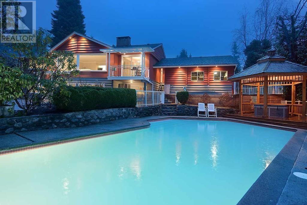 440 Newlands Rd, West Vancouver, BC V7T 1W1
