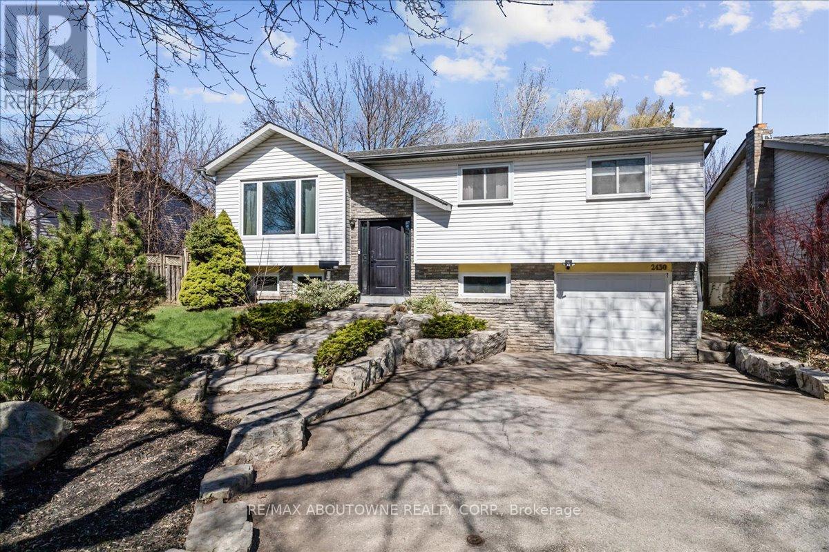 2430 Cavendish Dr, Burlington, ON L7P 3B9