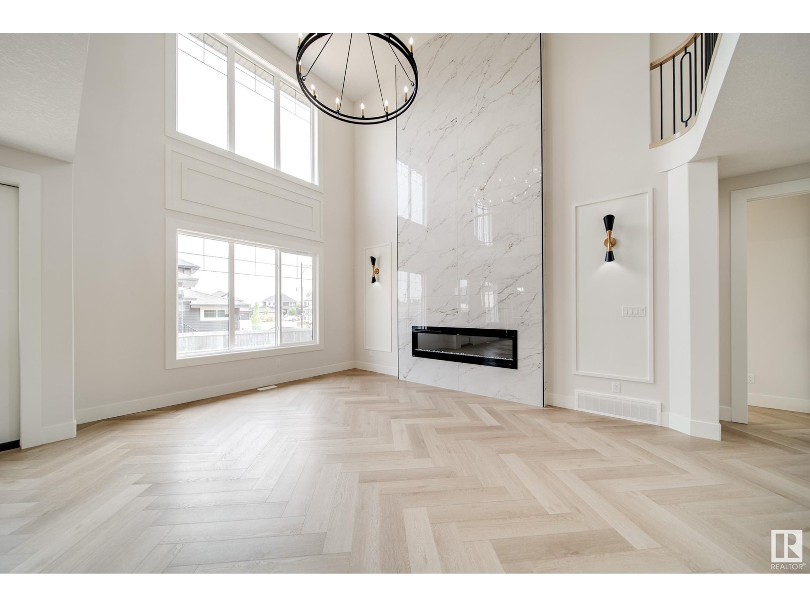 4004 Ginsburg Cr NW, Edmonton, AB T5T 4V2