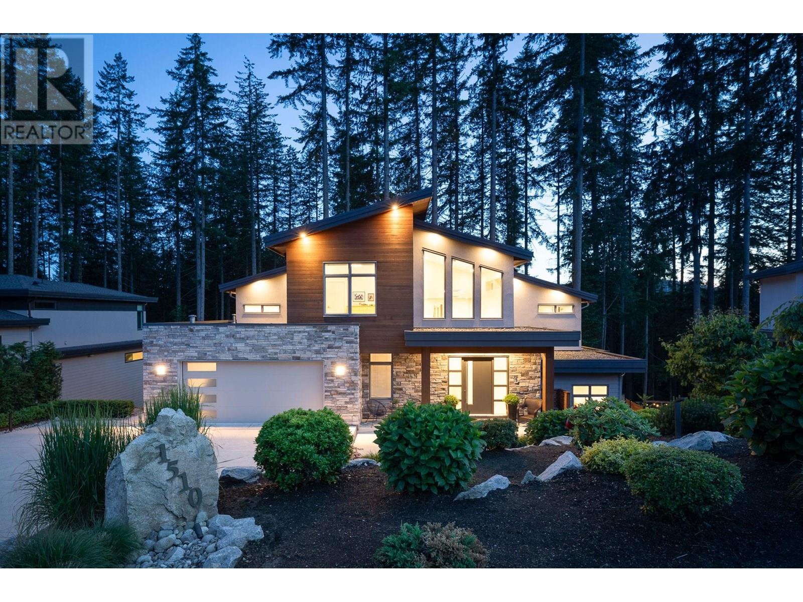 1510 Crystal Creek Dr, Anmore, BC V3H 0A3