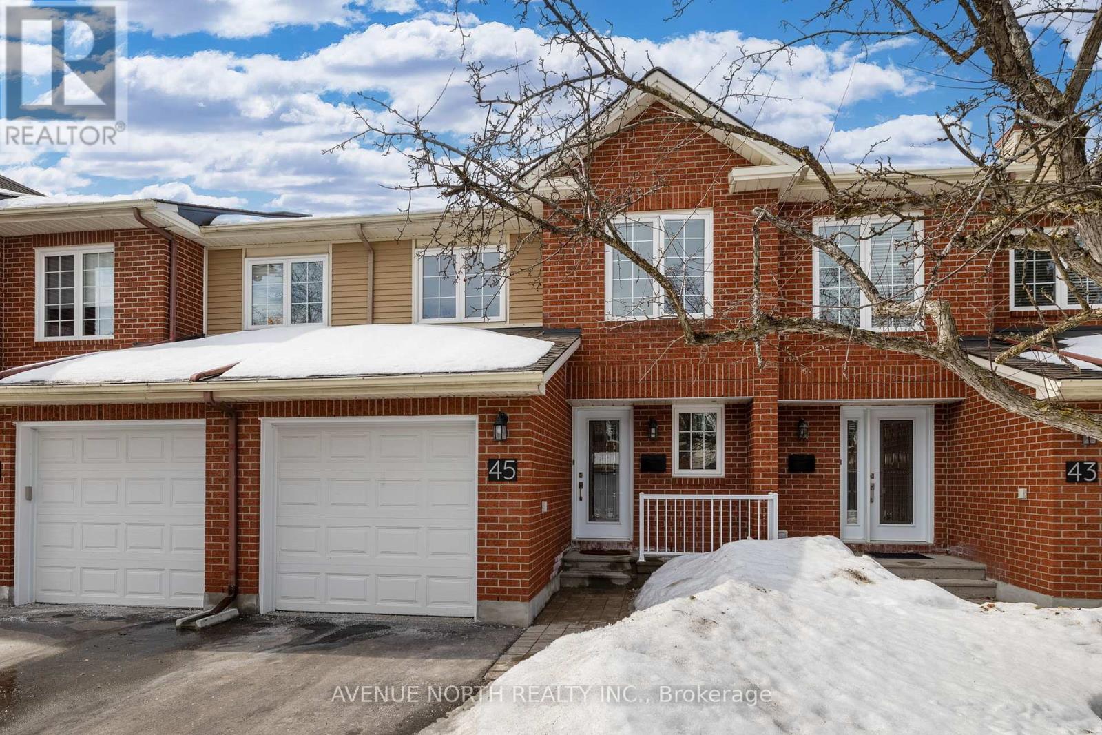 45 Wrenwood Cres, Ottawa, ON K2G 5V4