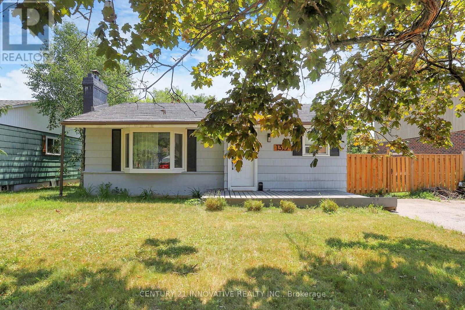 1327 Commerce St, Pickering, ON L1W 1E1