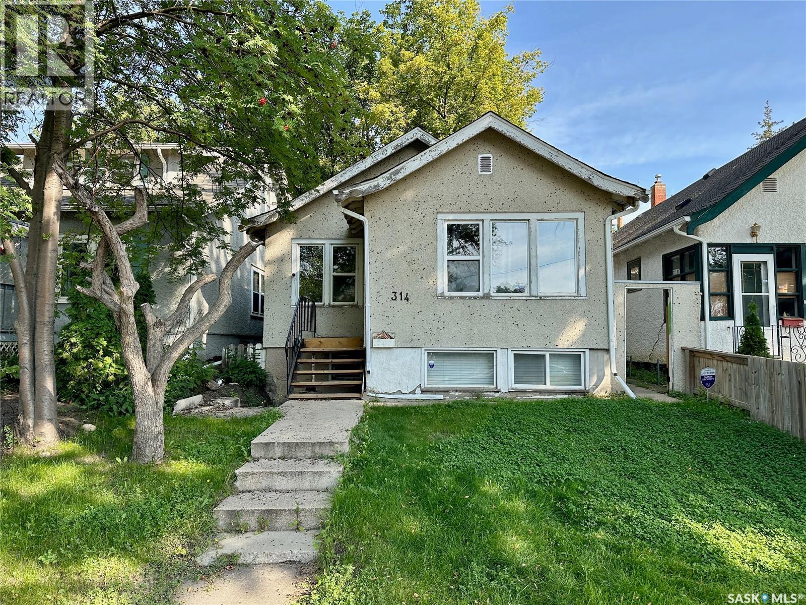314 26 Street West, Saskatoon, SK S7L 0H8