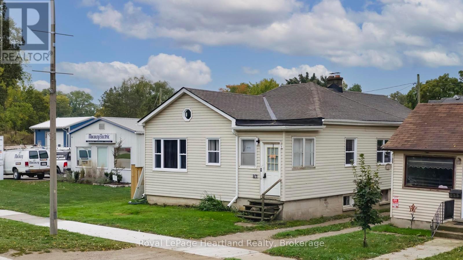 117 Main St, North Middlesex, ON N0M 1A0