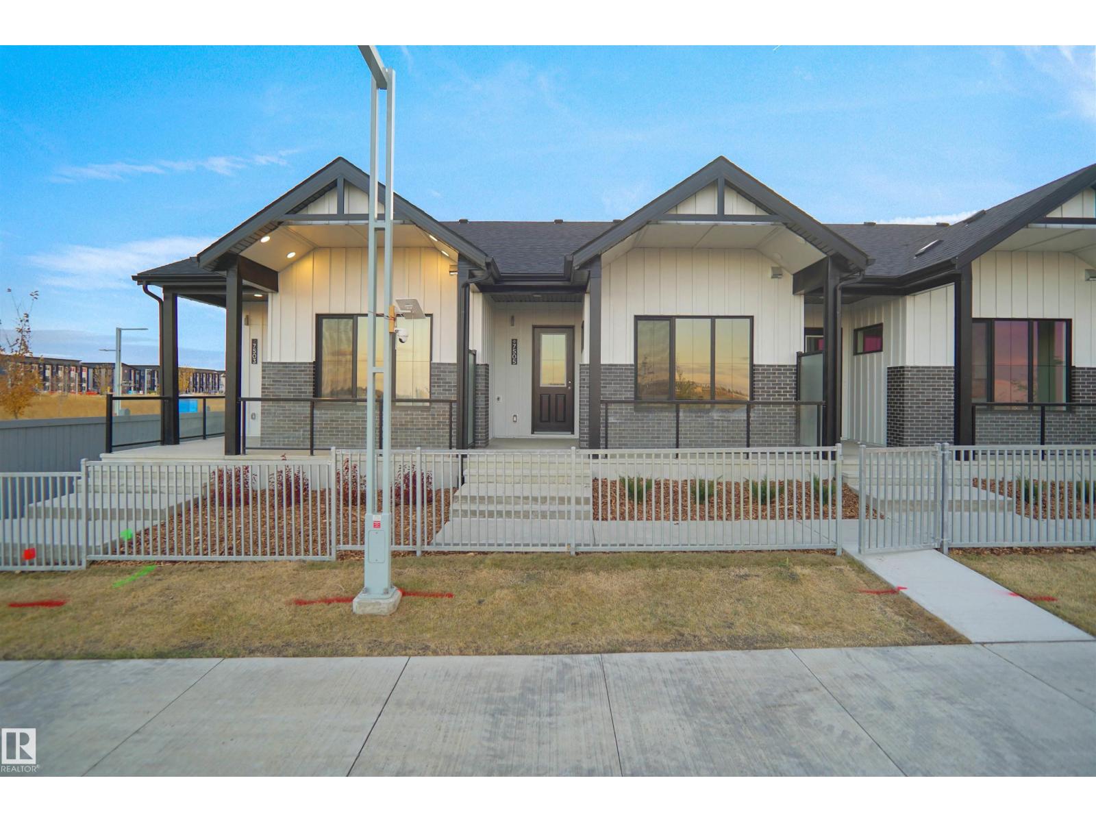 7505 Observer Ln NW, Edmonton, AB T5G 2S5