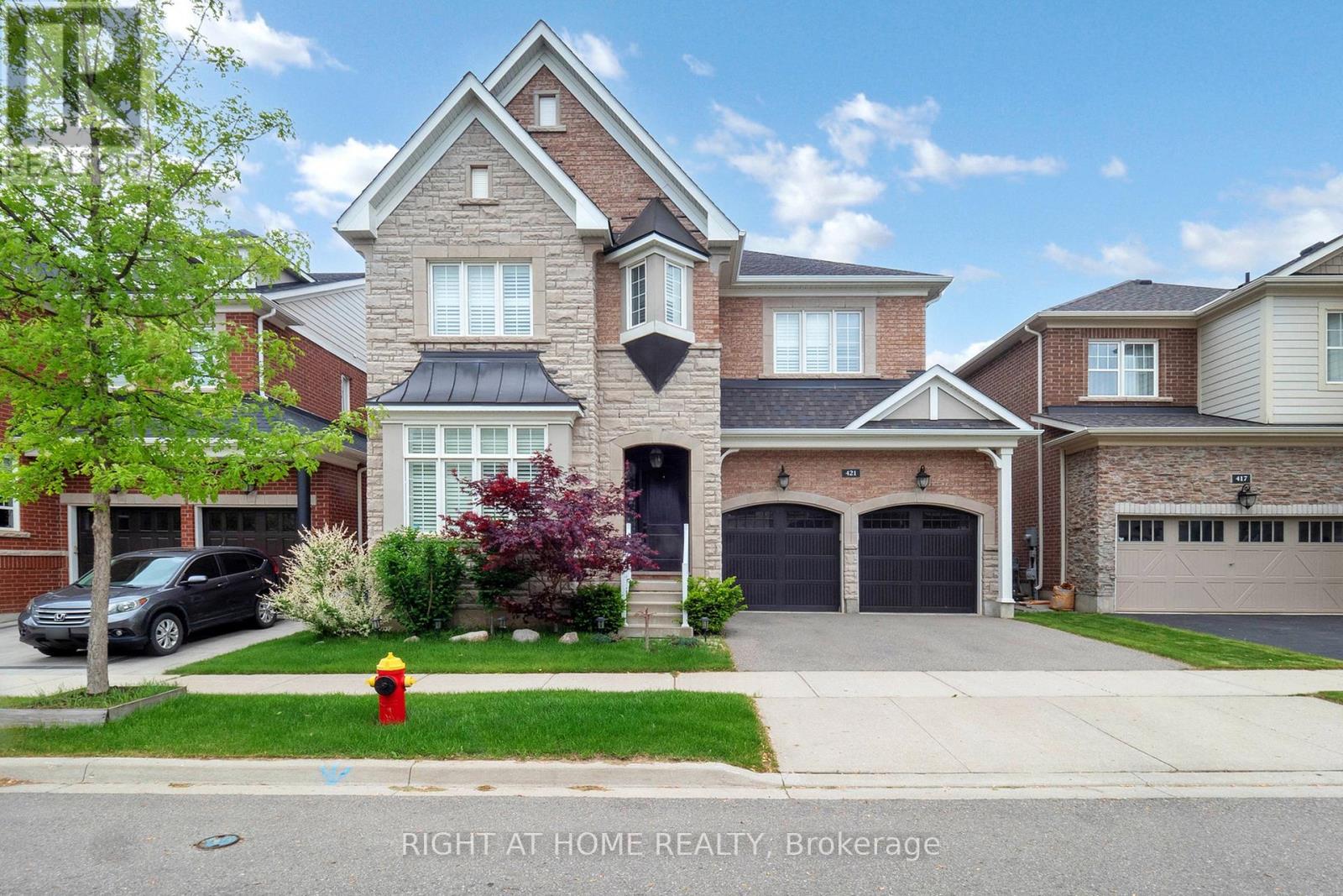 421 Ginger Gate N, Oakville Go Glenorchy, ON L6M 1N2