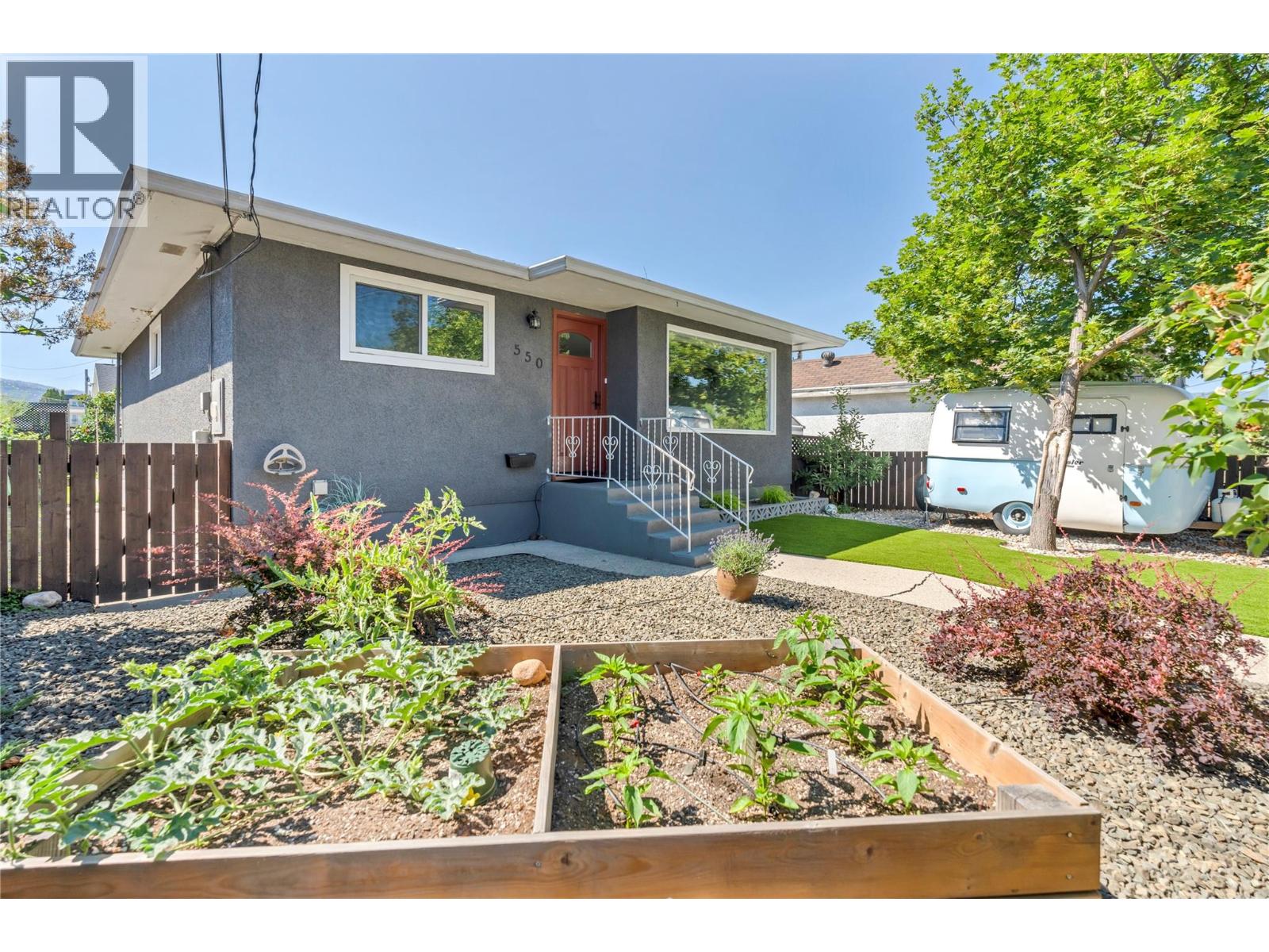 550 Gahan Ave, Penticton, BC V2A 2C7