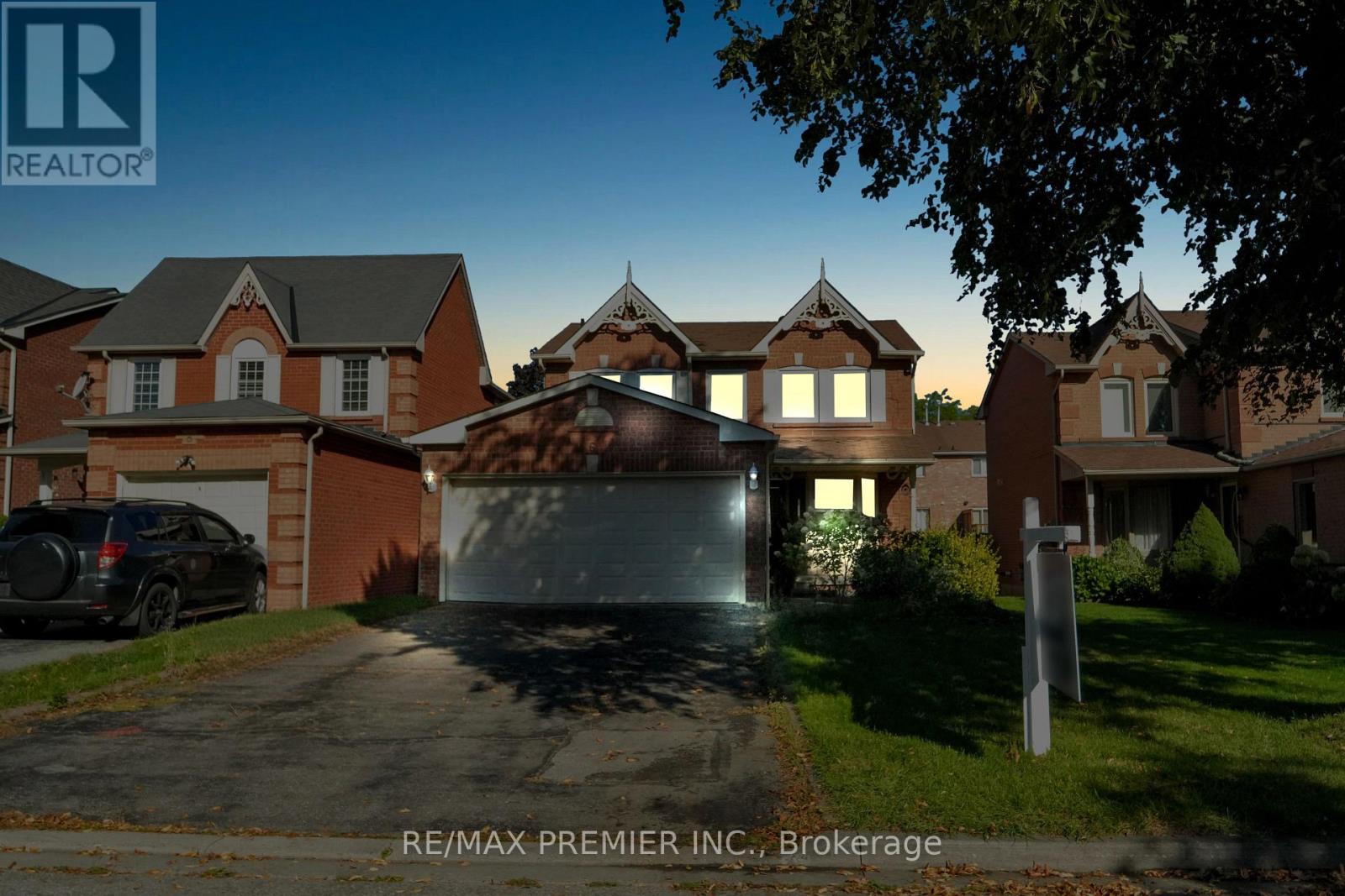 6 Hearne Cres, Ajax, ON L1T 3P5