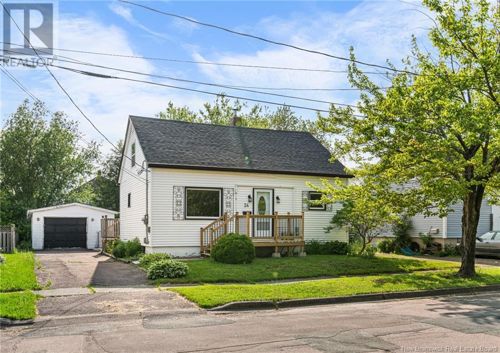 24 Fifth St, Moncton, NB E1E 3G9