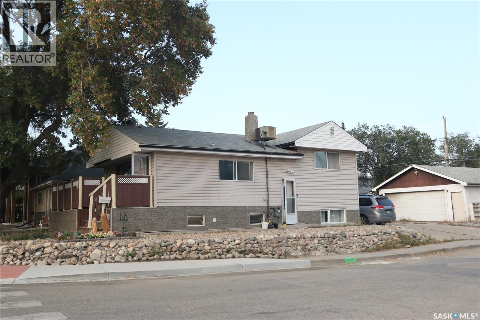 271 Broad St, Regina, SK S4R 1X1