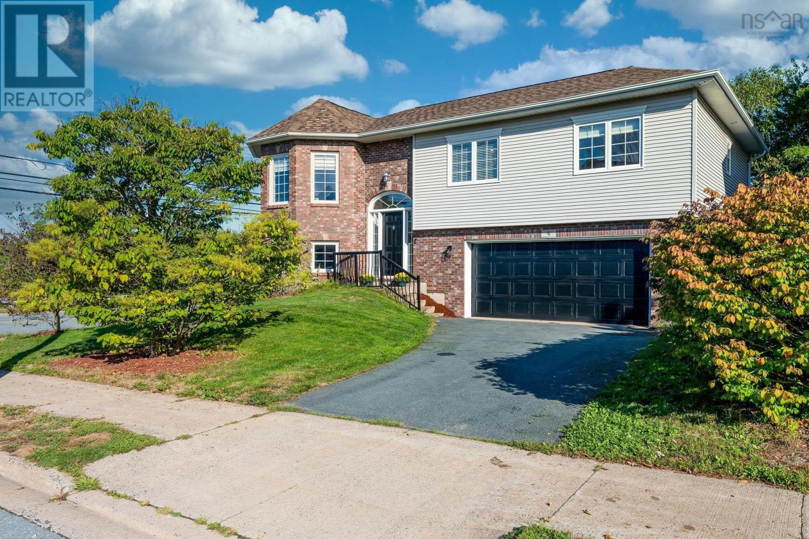 4 Carlina Ct, Halifax, NS B3S 1N4