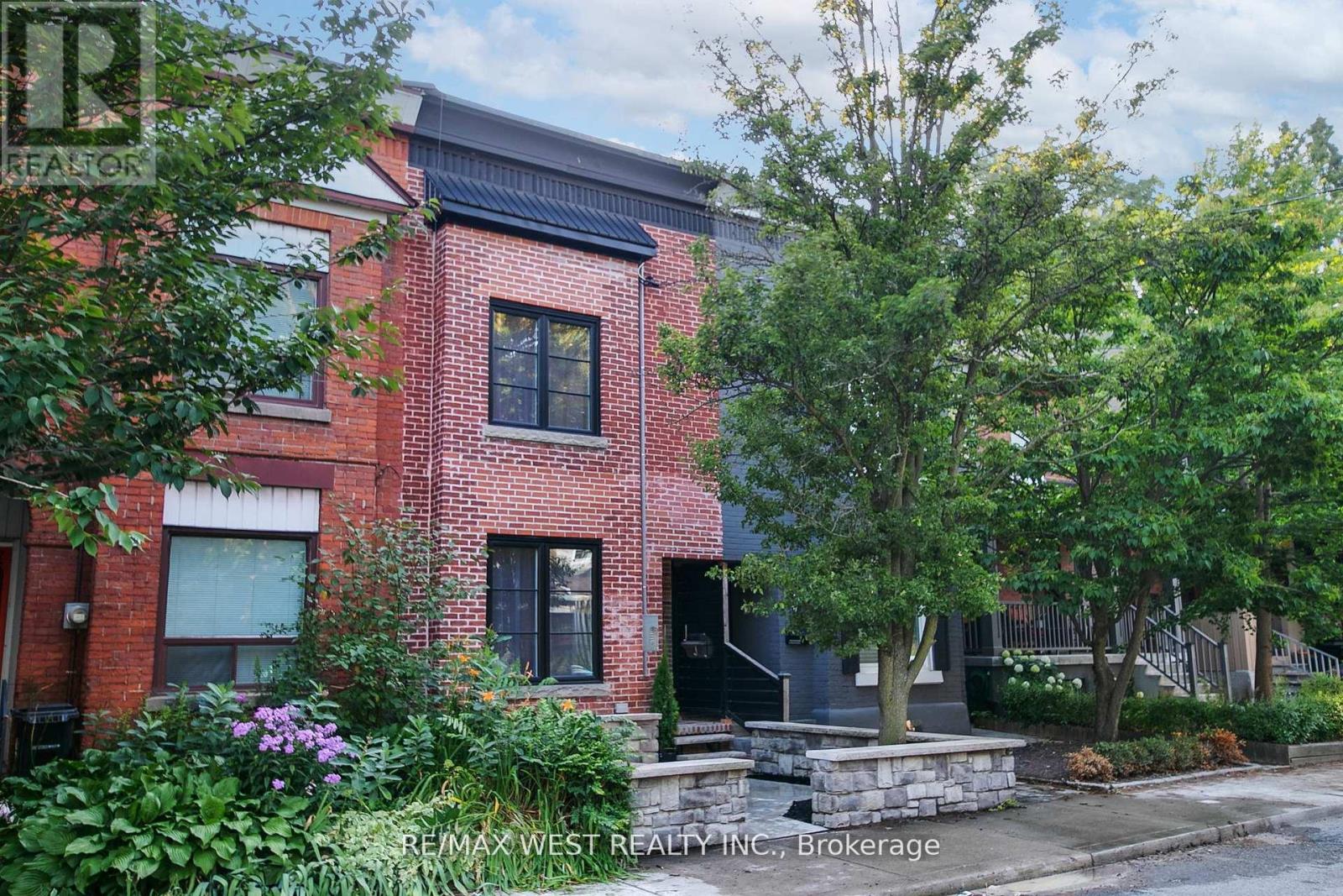 414 Clendenan Ave, Toronto, ON M6P 2X6
