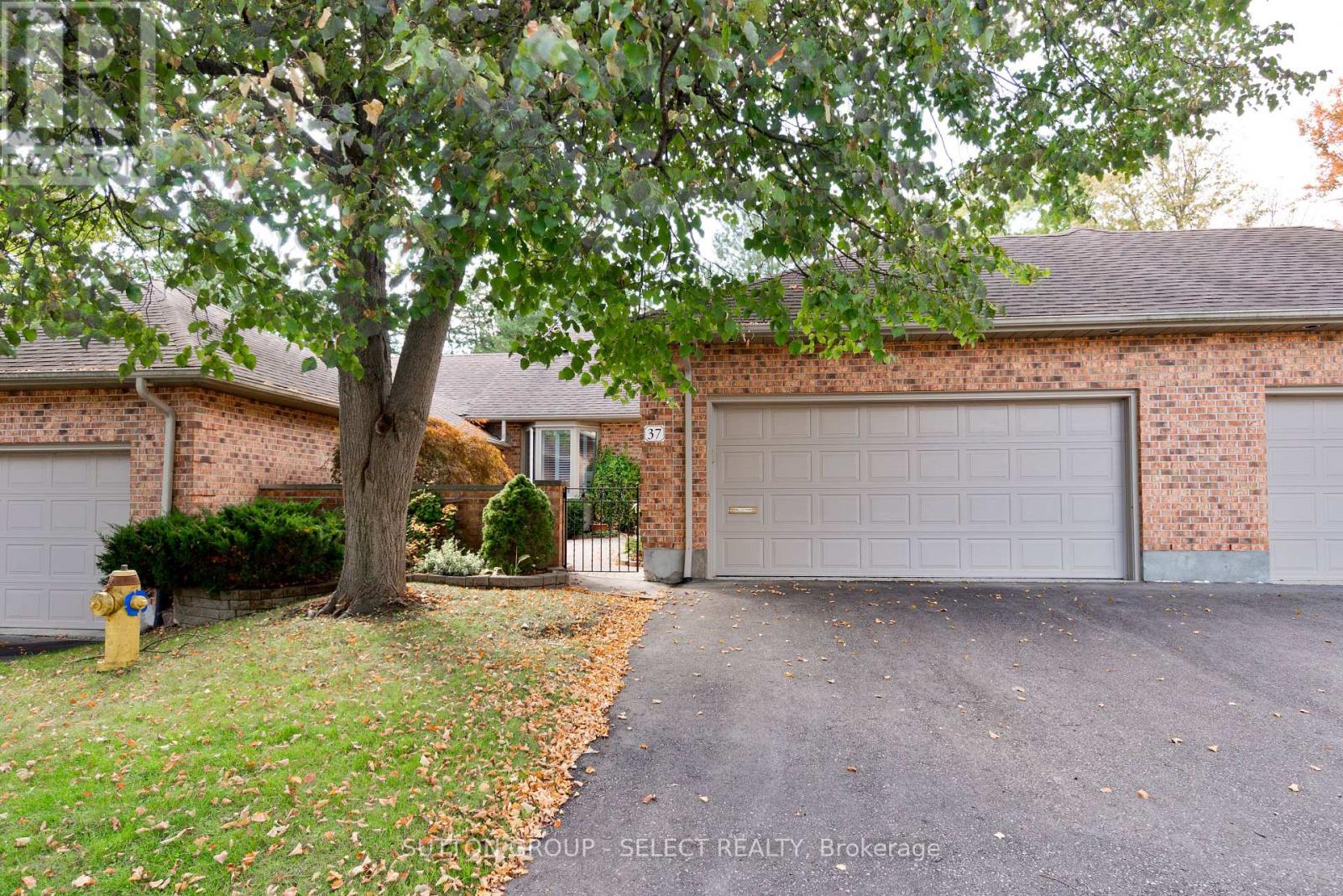 37 1443 Commissioners Rd W, London, ON N6K 1E2