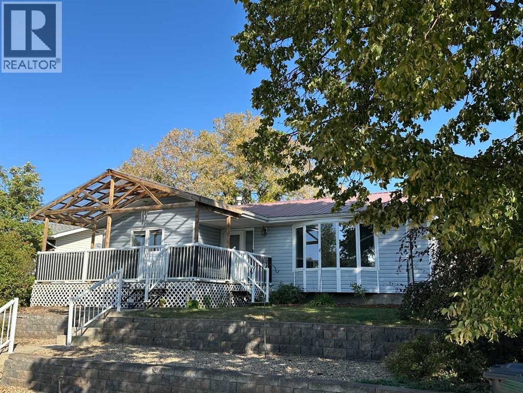 39 Avenueclose Unit 4018 Avenue Close #a, Ponoka, AB T4J 1B1