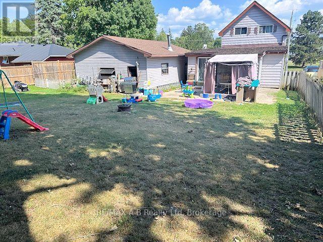 19 Coleman St, Huron East, ON N0K 1W0