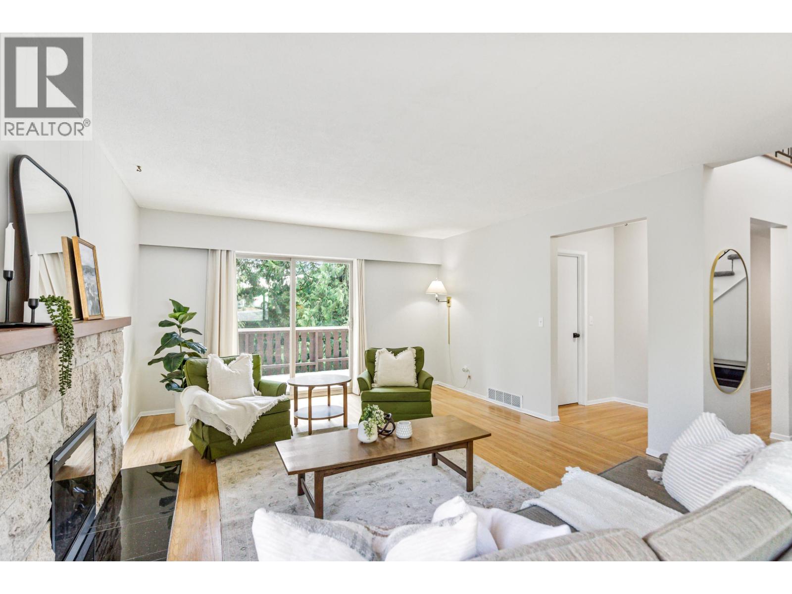230 Harvard Dr, Port Moody, BC V3H 1S8