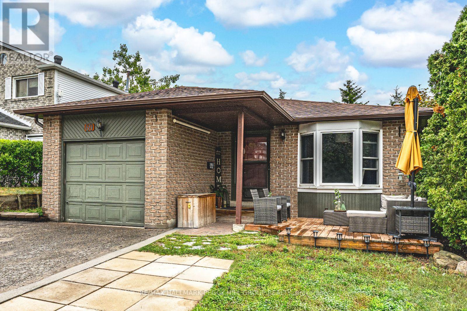 69 Fox Run, Barrie, ON L4N 5L6