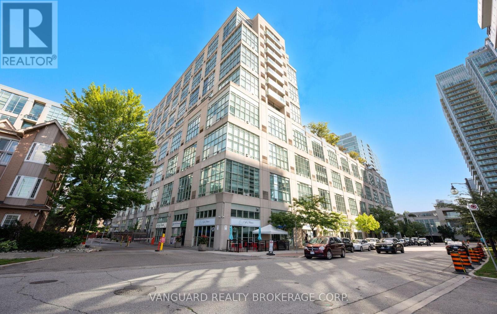 619 250 Manitoba St, Toronto, ON M8Y 4G8
