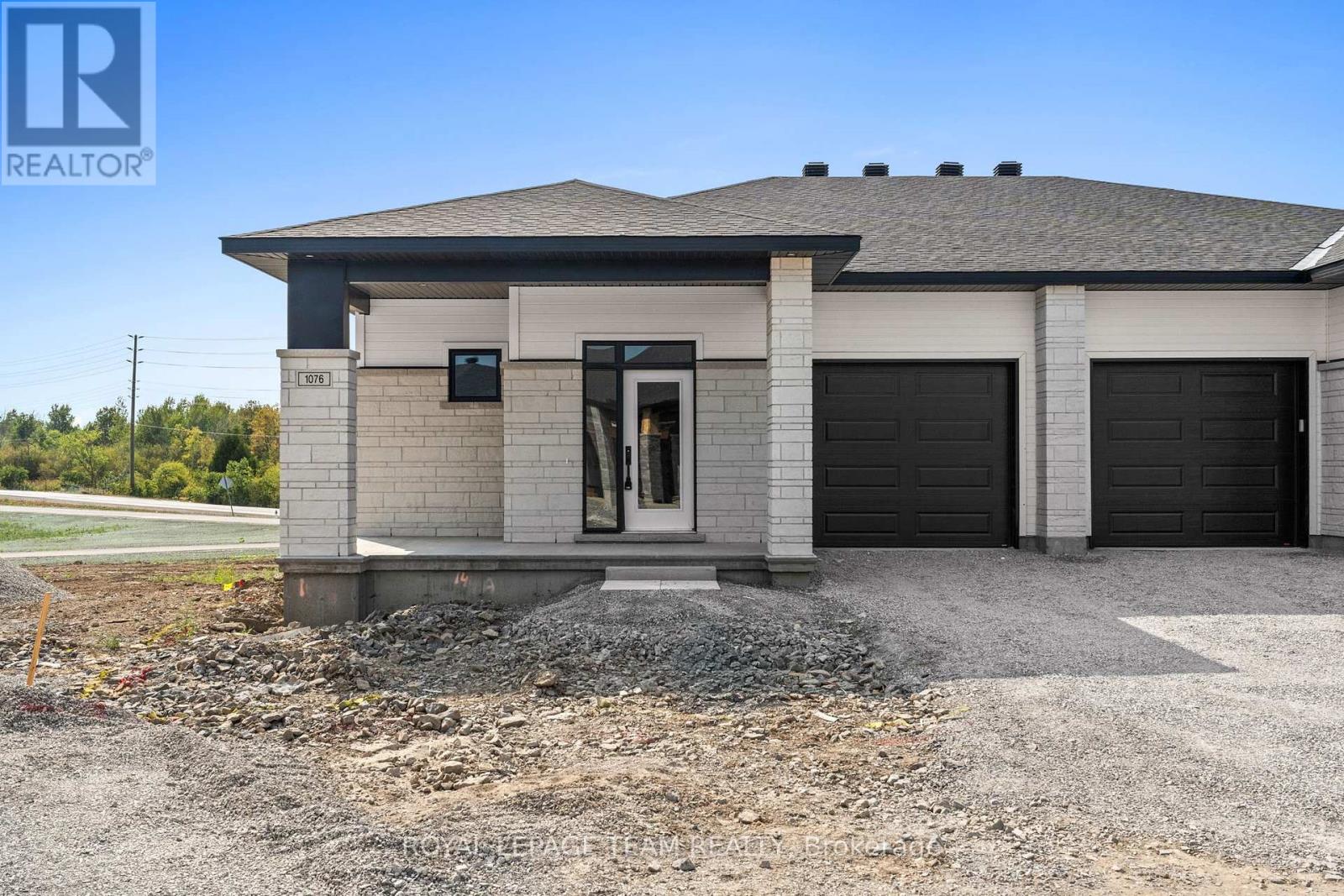 1076 Moore St, Brockville, ON K6V 0H2