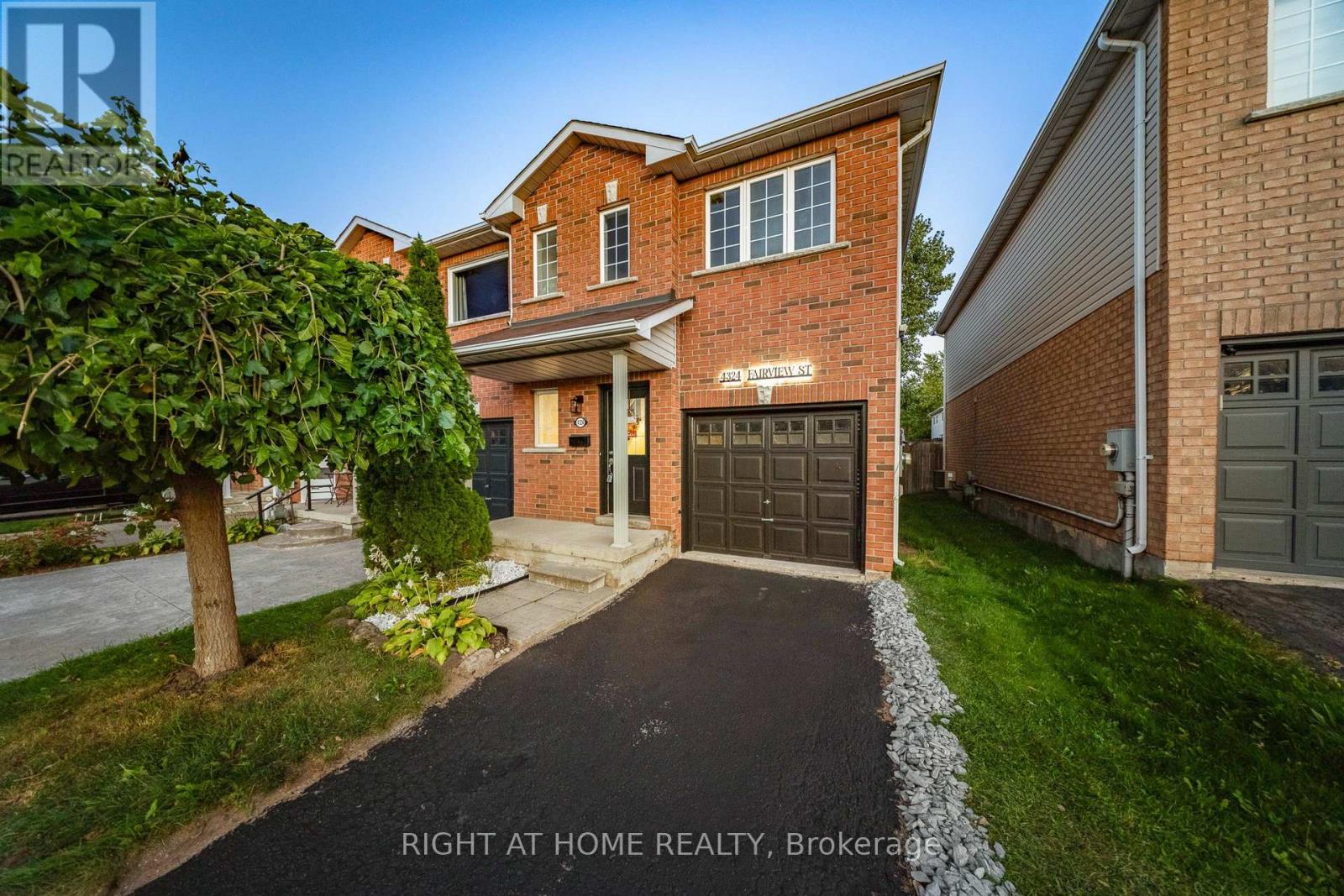 4324 Fairview St, Burlington, ON L7L 7A2