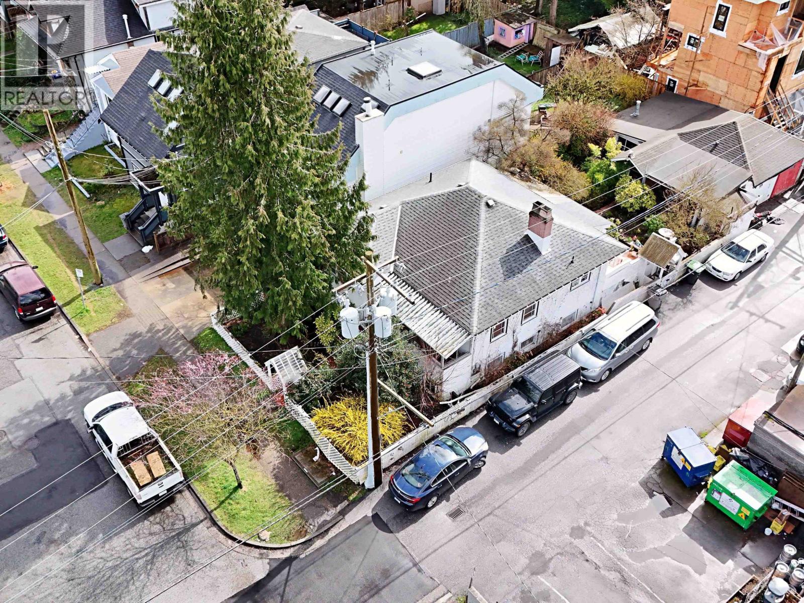 228 E 26th Ave, Vancouver, BC V5V 2H3