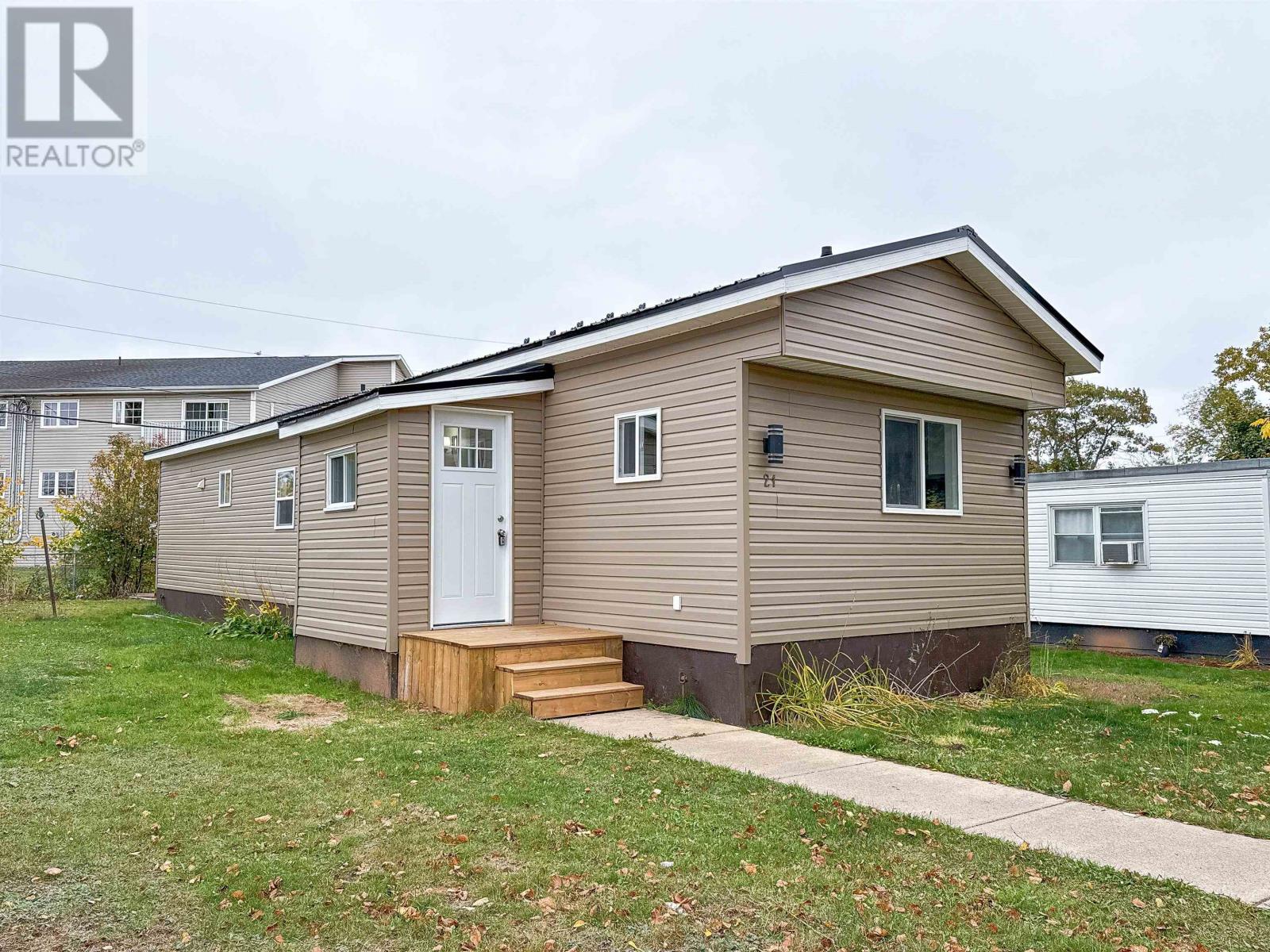 21 Park Ave, Charlottetown, PE C1A 6R4