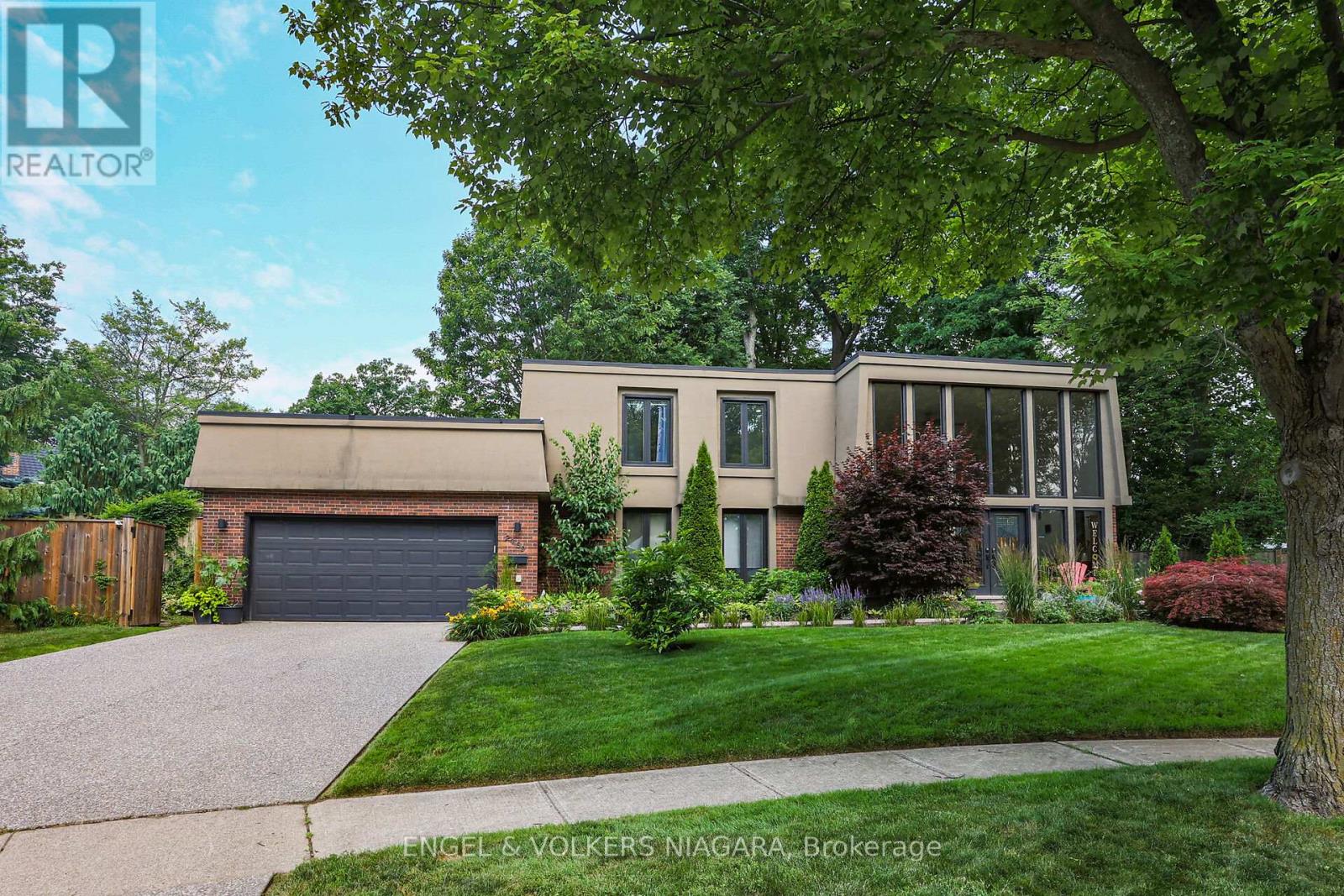 2459 Noella Cres, Niagara Falls, ON L2J 3H7